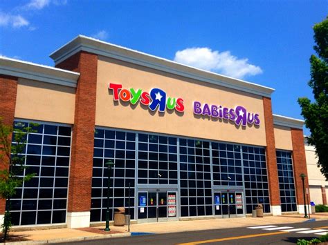 People Are Freaking Out About Toys R Us Stores Closing Following Its
