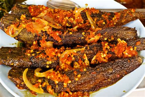 Fish, catfish, kee fish, crabmeat, mambong f, dory fish, unga fish, ikan ikan keli. Malay Food | Citarasa Wan | Ikan Keli Goreng Masak Sambal ...