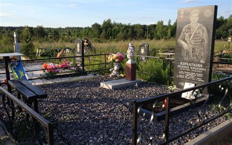 Russian Cemeteries Now Feature Real Headstones For Regular Troops Kia