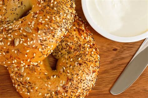11 Delicious Facts About Bagels Delicious Food Bagel