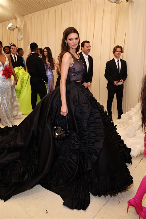 Kendall Jenner Bleached Her Eyebrows For The Met Gala 2022—see Photos
