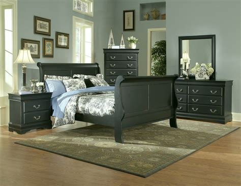While redecorating home furniture could be time consuming and also effort, it is effectively worth it when you find the result and recognize that you have actually. Definitely painting my furniture black!!!! :-O love this ...