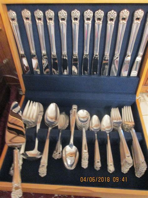 1847 Rogers Bros Silverplate Flatware ETERNALLY YOURS 101 pc set for 12