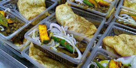 Veer bazaar (thursday market) at new rajendra nagar in delhi offered, and possibly continues to offer, a smörgåsbord of goodies. Best Chole Bhature In Paharganj, New Delhi