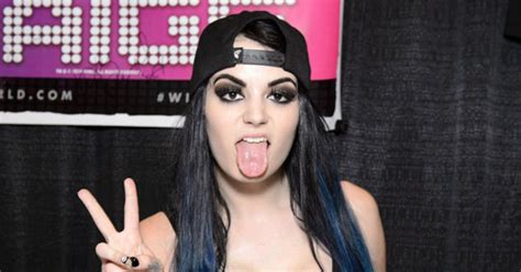 Stunning Brit wrestler Paige reportedly quits WWE with boyfriend after