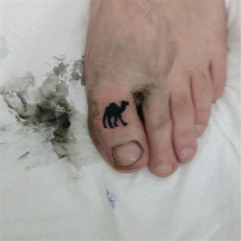 And it appears there are even men getting on board with the trend with one guy also proudly posting his. Camel Tattoo on Toe | Best Tattoo Ideas Gallery