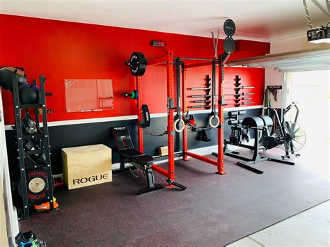 Pin by Chelsea Hernandez on Garage gym in 2020 | Home gym basement, Gym