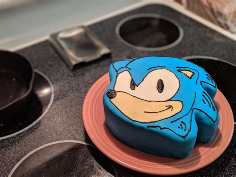 Sonic cake for my Nephew's 7th birthday. : r/Baking