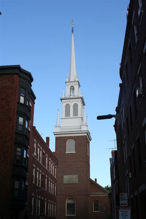 OLD NORTH CHURCH - PICTURE GALLERY - The Complete Pilgrim - Religious Travel Sites