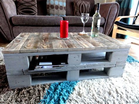 Wicker and pallet wood table. Pallet Coffee Table Rustic - BigDIYIdeas.com