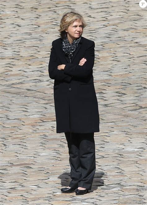 Последние твиты от valérie pécresse (@vpecresse). Valérie Pécresse lors des obsèques nationales d'Alain ...
