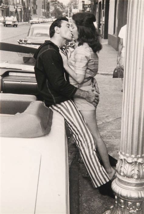 1950s Couple Kissingusa Vintage Romance Vintage Love Kissing Couples Couples In Love 1950s