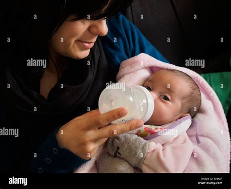 Baby Bottle Feeding Hi Res Stock Photography And Images Alamy