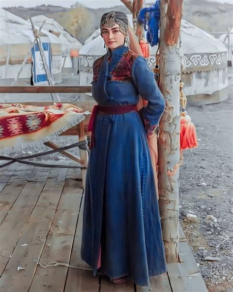 Halime Sultan Halima Sultan Esra Bilgic In 2021 Turkish Dress