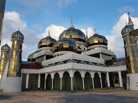 Tempat ini merupakan tempat menarik di terengganu pada waktu malam. Melawat Taman Tamadun Islam Kuala Terengganu | Percutian Bajet