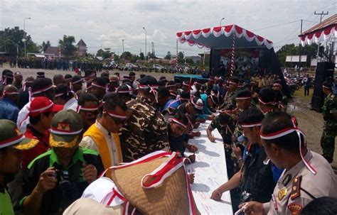 Lalu, apa saja yang membuat kita bersatu? Masyarakat Timika Gelar Kegiatan Nusantara Bersatu Untuk ...