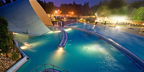 Lecznicze baseny termalne, z falą, wodospadem i jaskinią, jacuzzi, sauny, zjeżdżalnie, place zabaw. Miszkolc - baseny w grotach, Koszyce (Węgry, Słowacja ...