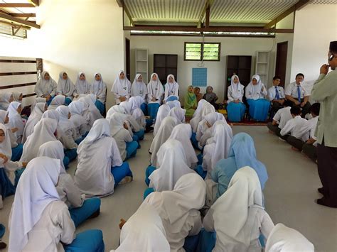 So please help us by uploading 1 new document or like us to download Guru Cemerlang Pendidikan Islam SMK Bukit Garam: Kuiz ...