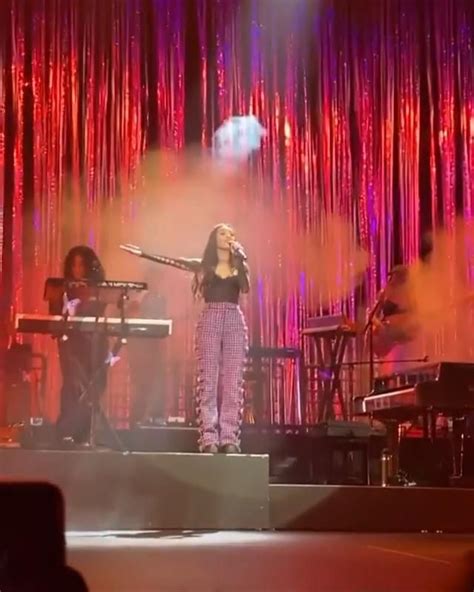 Olivia Rodrigo Performing Complicated By Avril Lavigne At Sour Tour