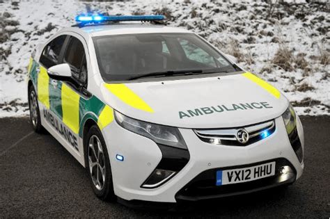 Der bußgeldkatalog unterscheidet eine geschwindigkeitsüberschreitung innerorts und eine übertretungen des tempolimits außerhalb geschlossener ortschaften. Opel Ampera als Rettungsfahrzeug