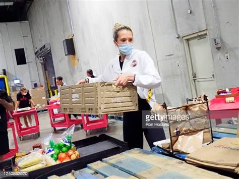 Gleaners Food Bank Photos Et Images De Collection Getty Images
