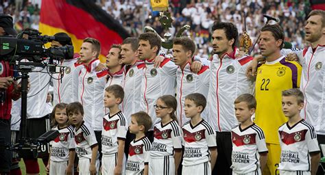 Welche spiele sind heute in deutschland? EM 2016: Pflichtsingen der Hymne umstritten - „Deutschland ...