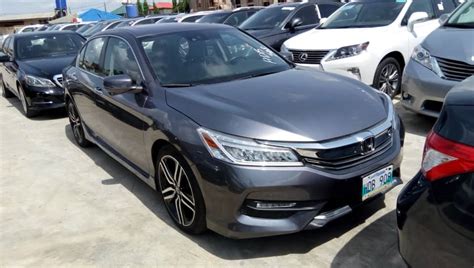 Call 07086878081 / clean 99 camry tiny light(toks) urgent sale @ jst 785k non. 3units Of 2017 Honda Accord Exl/sport....price