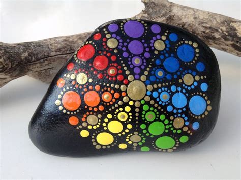 Check spelling or type a new query. großer Mandala Stein, Chakra Farben, wunderschön ...