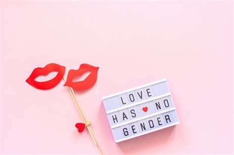 Premium Photo Love Has No Gender Couple Paper Lips Props On Pink