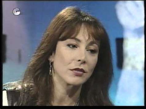 ברוכים הבאים לערוץ הרשמי של חני נחמיאס.בערוץ תוכלו לצפות במיטב קטעי הוידאו, השירים,מחזות הזמר, התיאטרון, ראיונות ועוד מהקריירה הענפהשל נחמיאס מכל ההפקות בהן. ‫חני נחמיאס ראיון בעקבות פיגוע בסנטר פורים 96‬‎ - YouTube