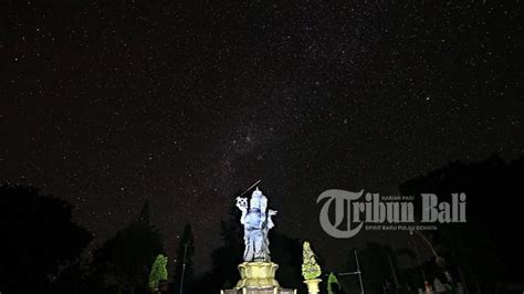 Maybe you would like to learn more about one of these? Gambar Langit Malam Bertabur Bintang - Koleksi Gambar HD