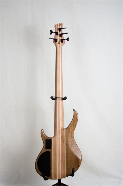 Home of harley benton guitars and other products. Harley Benton (Thomann) HBZ 2005 - 5 string bass guitar