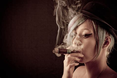 Cigar Smoking Hat And Woman Top 150 Pics The Cigarmonkeys