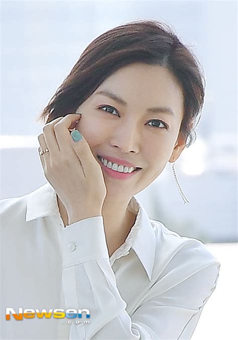 9일 스포티비뉴스 취재에 따르면 방시혁은 오는 18일 발매되는 세븐틴의 여덟 번째 미니앨범 '유어 초이스' 타이틀곡 '레디 투 러브' 작사, 작곡에 참여했다. 포토엔화보김소연-이상우 '커플링이 반짝반짝, 6월에 ...