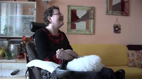 Jak se hlásí roztroušená skleróza? Roztroušená skleróza: příběh Moniky H. - YouTube