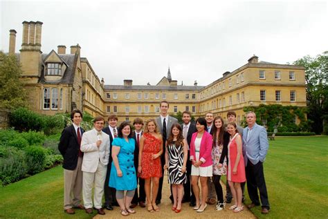 Welcome to the official uni of oxford insta 👋 tap here for vaccine updates, research, news and info: Oxford Program | Shackouls Honor College