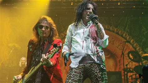 Alice Cooper Bassist Dennis Dunaway “the Competition Was The Beatles