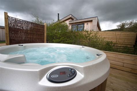 Jacuzzi J210 Round Hot Tub Outdoor Living