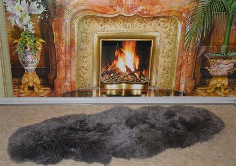Hochwertige, einfarbige teppiche sind eine bereicherung für viele räume. Pelzdecken-Discount - Lammfell Teppich Grau