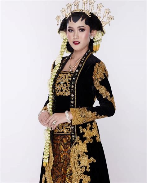 Model Kebaya Jawa Tradisional Klasik Modern Dan Kombinasi The Best