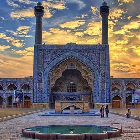 سیر تحول معماری مسجد جامع اصفهان در طول تاریخ