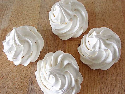 Des meringues à croquer pour Monique meringue suisse Le blog de