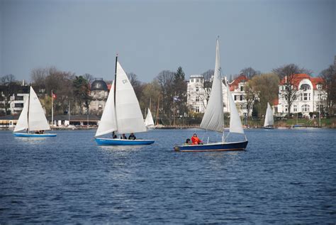 Icom america was founded in 1979. Segelschule auf der Alster - Foto im Hamburg Web