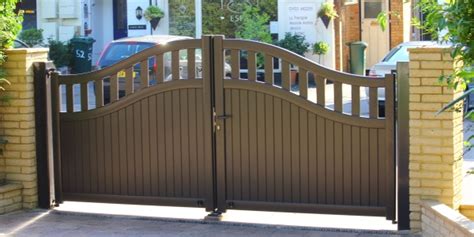 Amazing modern home gates ideas 56. Aluminium Gate Colours And Wood Effect Finishes For Our ...