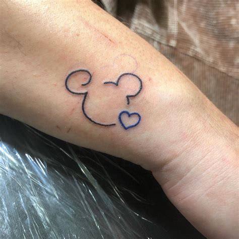 Details 72 Outline Mickey Mouse Tattoo Latest Thtantai2