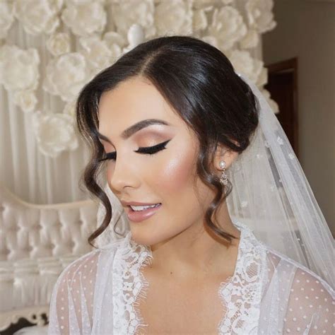 Pin By Bryanna Gallagher On I Do Beautiful Wedding Makeup Bride