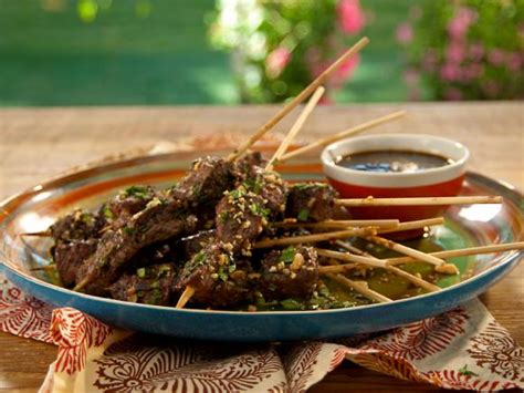 Season beans with salt and pepper, add a swig of red wine vinegar, then mash using the back of a fork until coarsely pureed. Skewered Lamb with Spicy Pomegranate-Rioja Red Wine Vinaigrette and Mint-Almond Relish Recipe ...