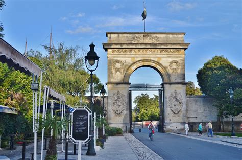 Discover rochefort places to stay and things to do for your next trip. Photo à Rochefort (17300) : L'Arsenal et le Musée de la ...