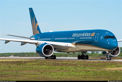 Vn A Vietnam Airlines Airbus A Photo By Niclas Karich Id
