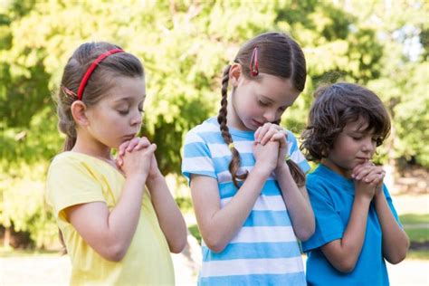 This prayer worksheet answers questions common about prayer, and presents the lord's prayer as an example of how we should pray. 15 Ways to Teach Children to Pray - CATECHIST Magazine